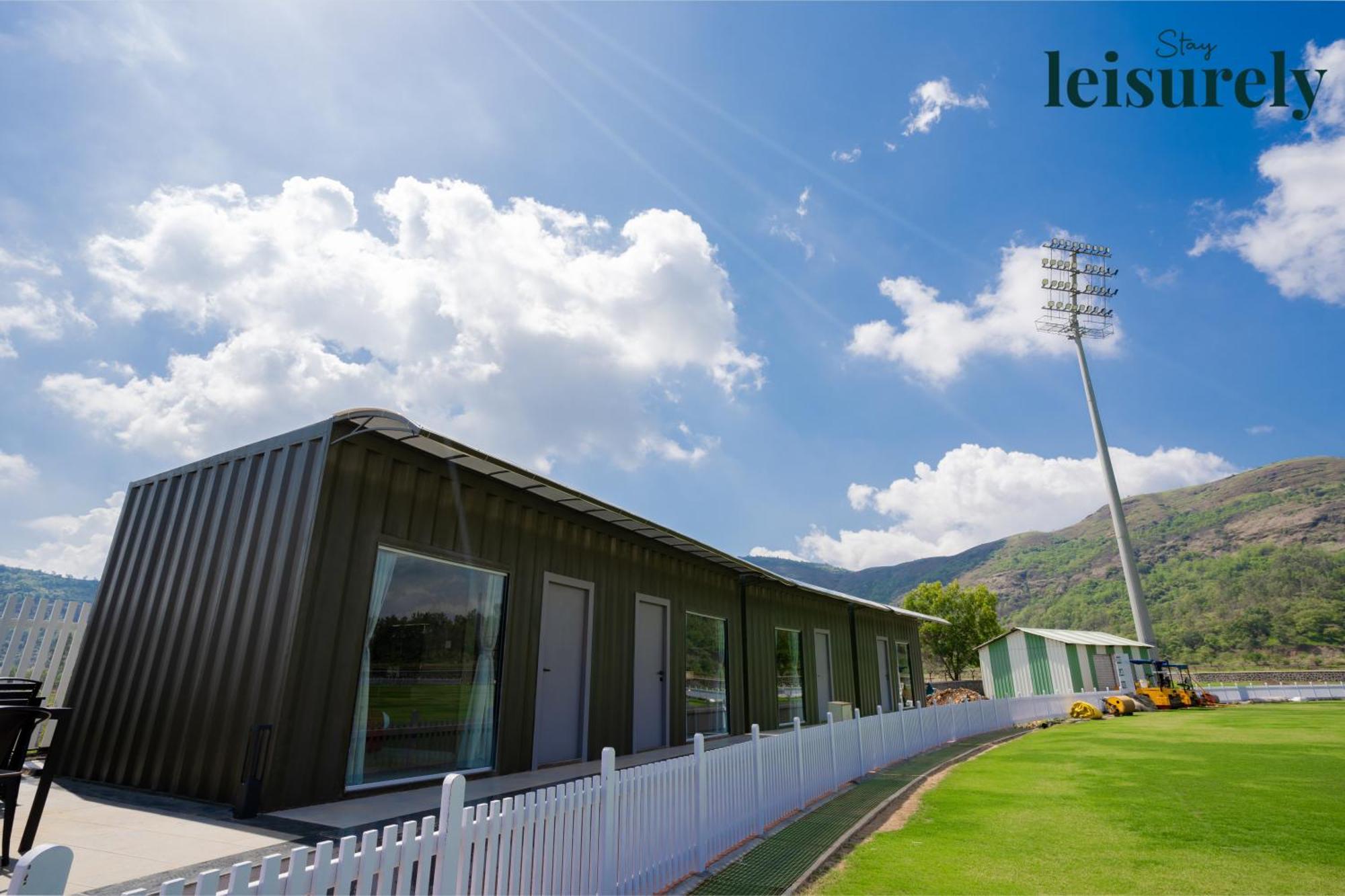 Stay Leisurely - Pavilion By The Hills, Lonavala - Stadium View Rooms エクステリア 写真